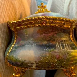 Lovely primere Edition Thomas Kinkade Blessings music box